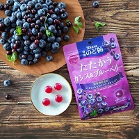 スーパーフードとして注目の食材を使用！カラダに嬉しい栄養素をぎゅっと1粒に カンロ「健康のど飴　たたかうカシス＆ブルーベリー」